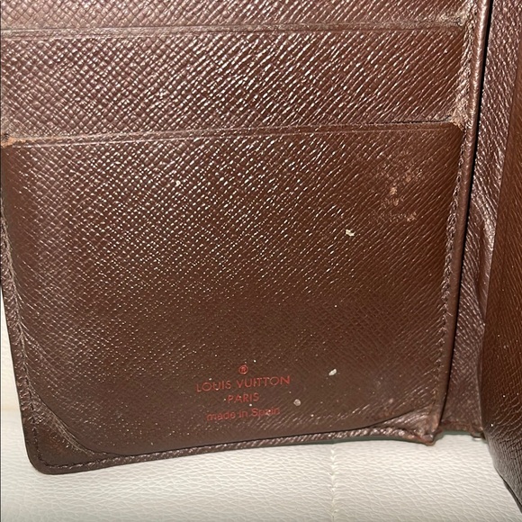 Authentic Louis Vuitton Damier checkbook holder - Picture 5 of 8